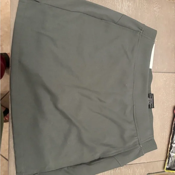 32 Heat Green Skort NWT Medium - Picture 2 of 2